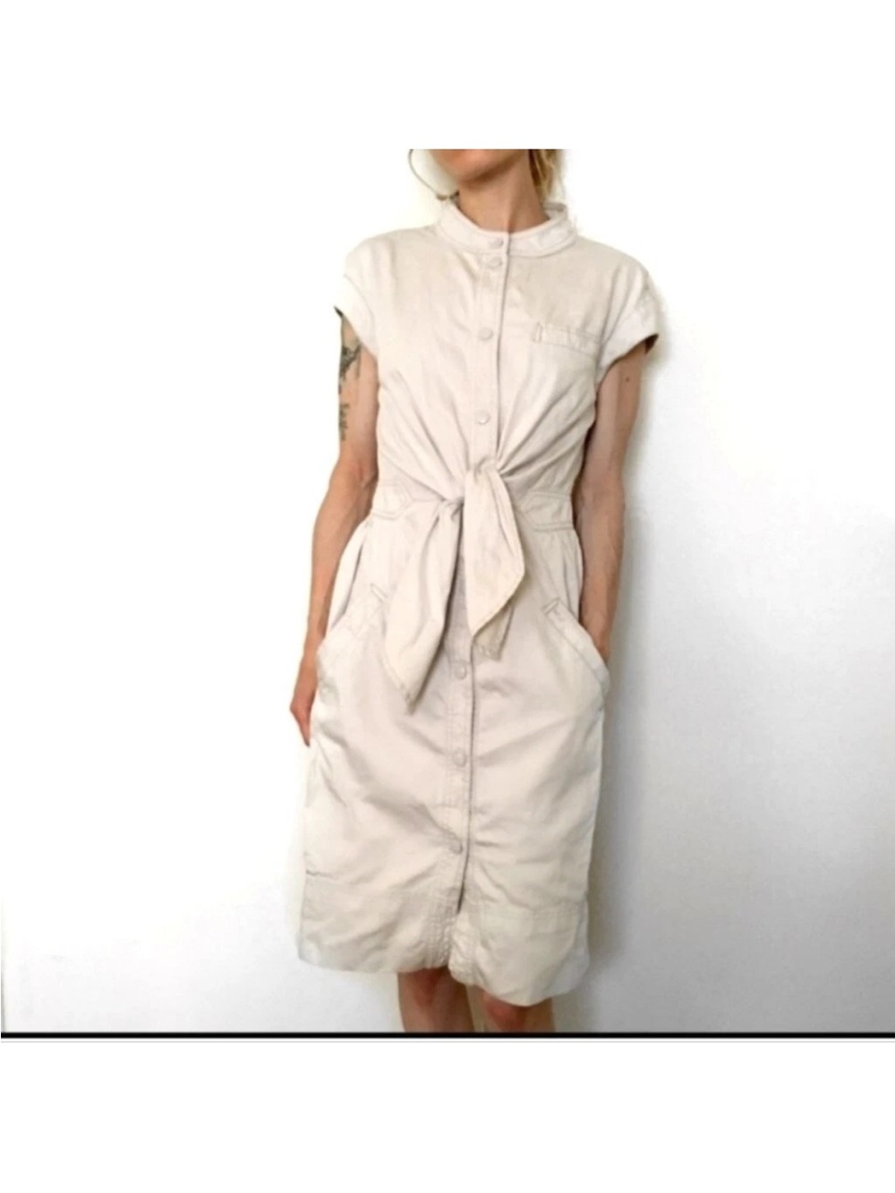 Marc Jacobs Cream/Tan Snap Front Tie Waist "trench" dress Size 8GUC
Designer